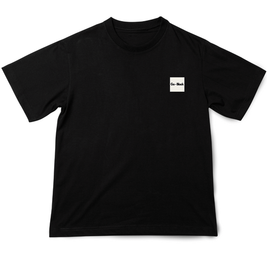 Unisex Oversized T-shirt: Go Black Pocket Signature